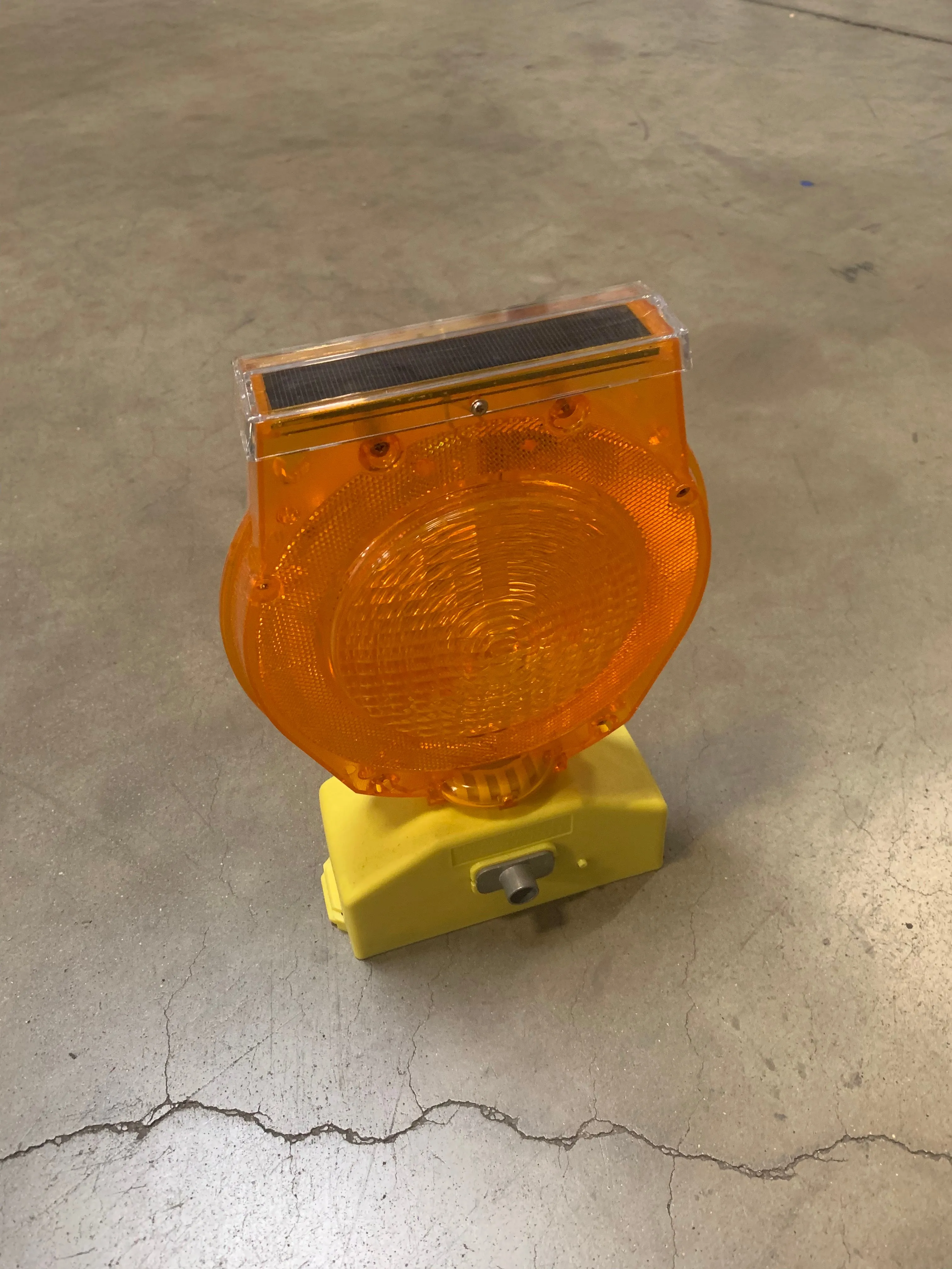 Solar Barricade Light WCI